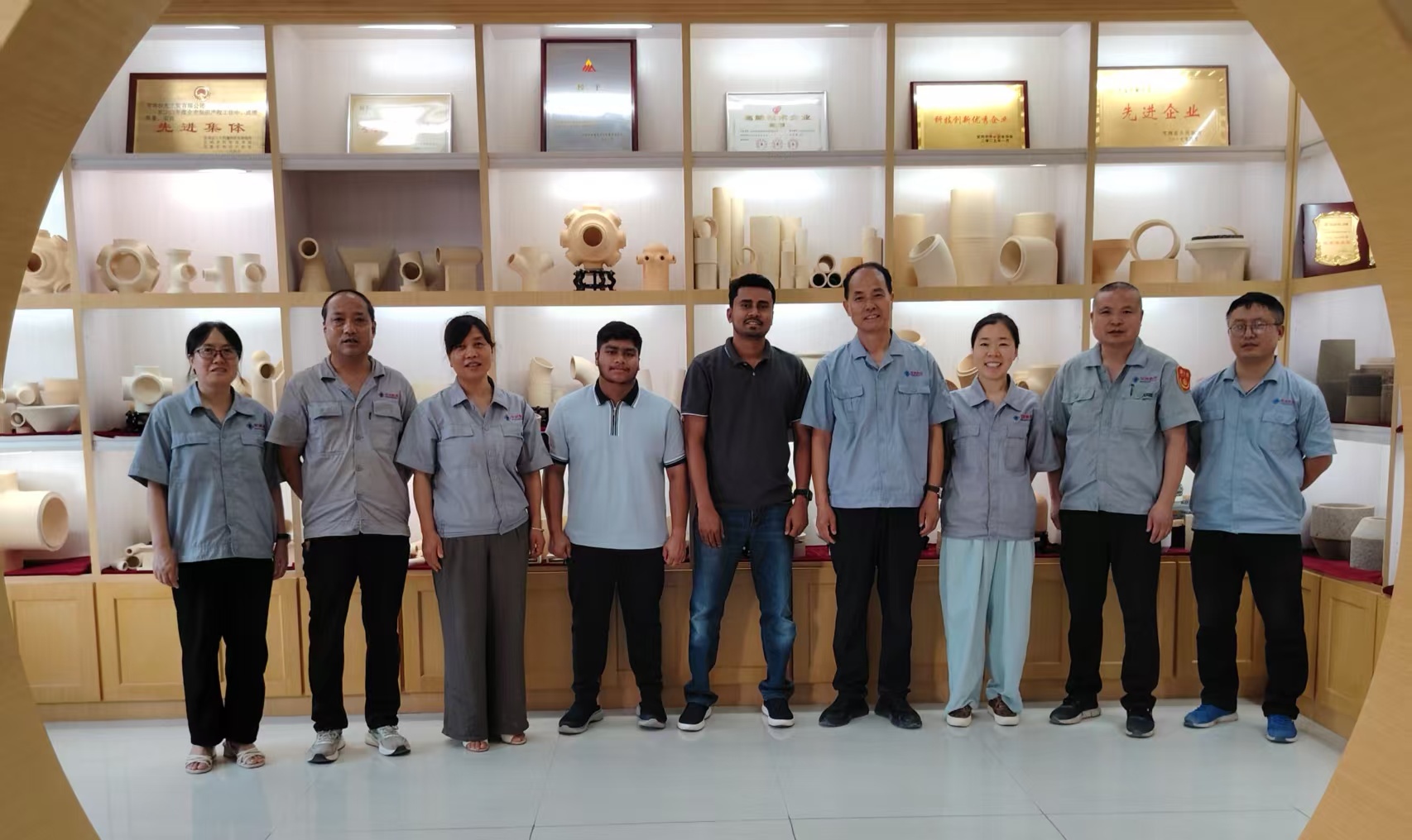 阿聯(lián)酋客戶來(lái)訪：聚焦陶瓷澆道管，共話合作新篇